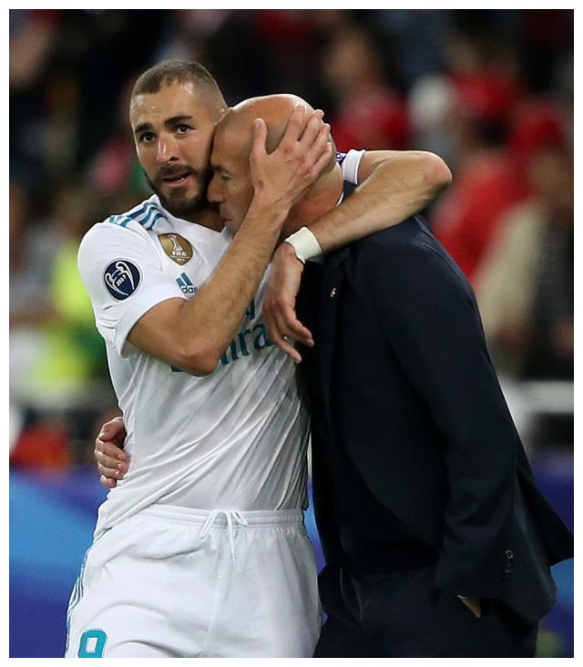 皇马鏖战塞维利亚，伊布扛起全队