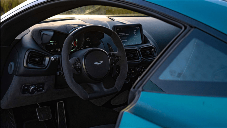 梅赛德斯完胜阿斯顿马丁,佩雷兹状态火热 梅赛德斯完胜阿斯顿马丁,佩雷兹状态火热