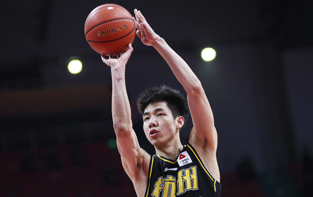 山东队完胜雄鹿，孙铭徽关键制胜