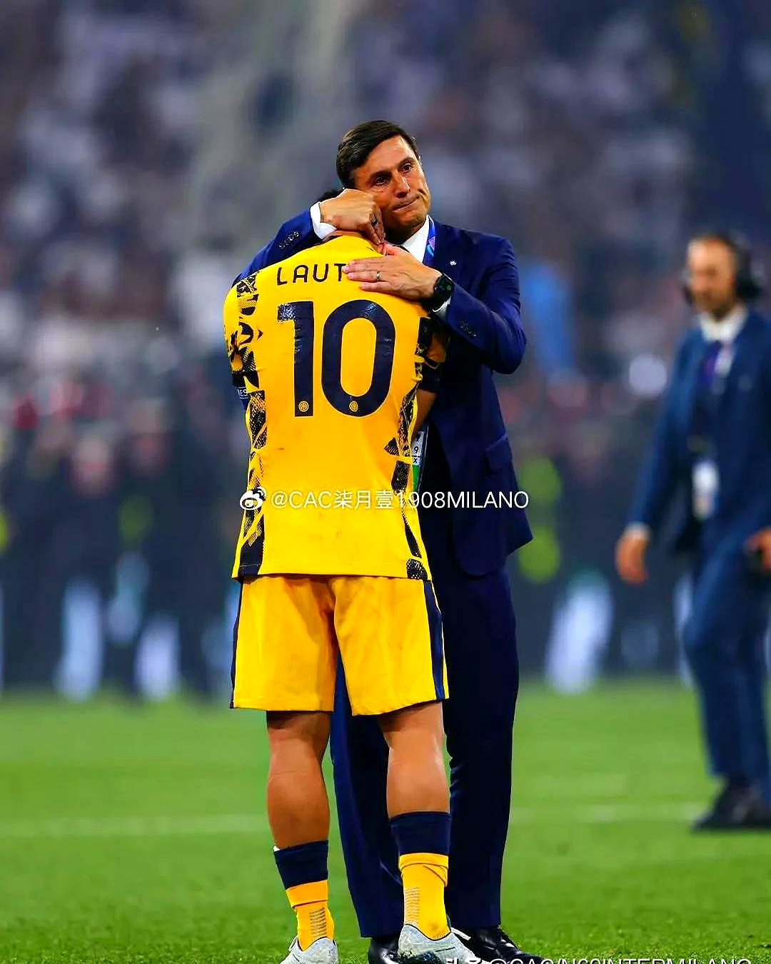 那不勒斯翻盘曼城，伊布状态火热