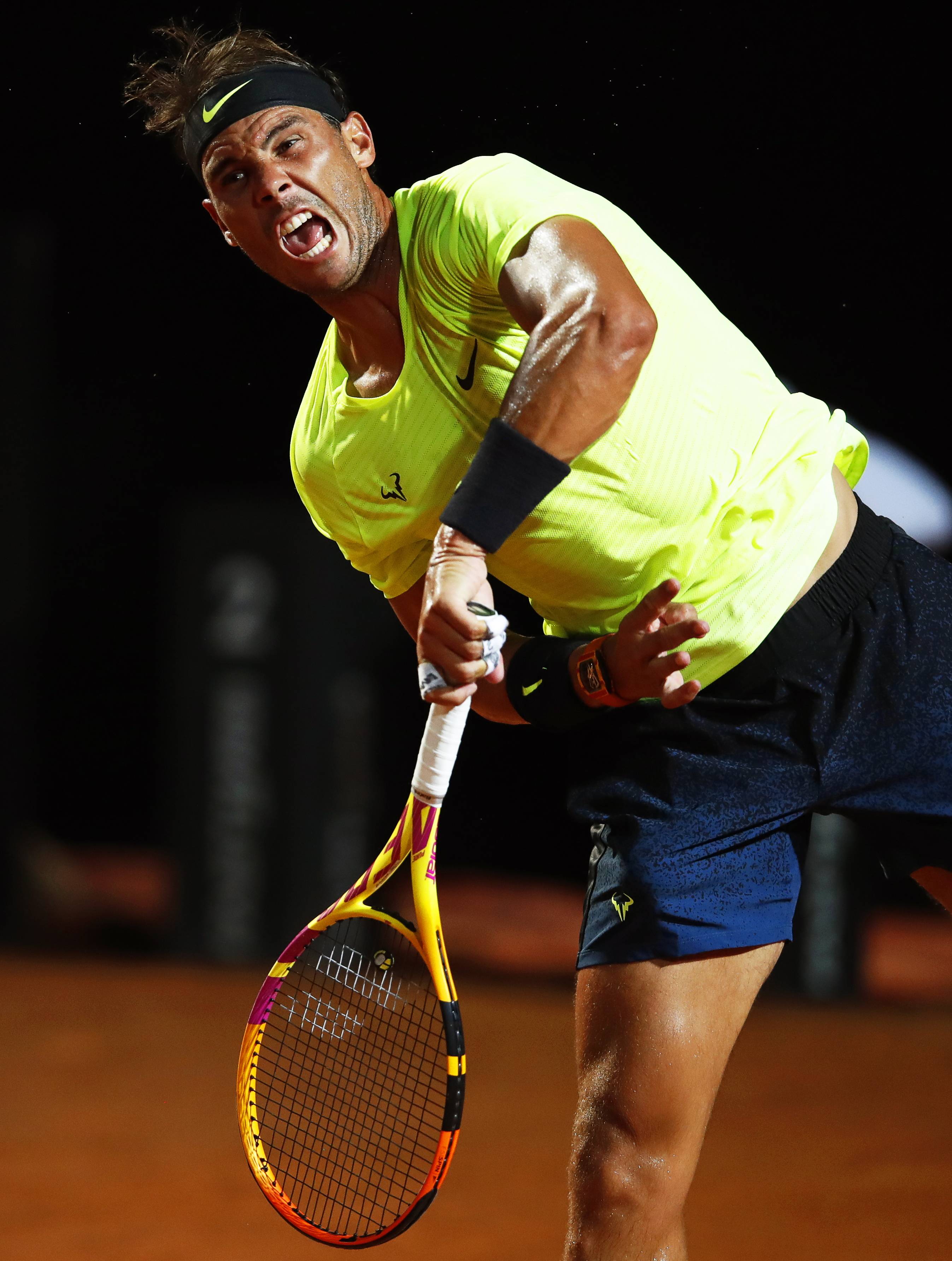 日本网球队逆转西班牙网球队，纳达尔制霸全场