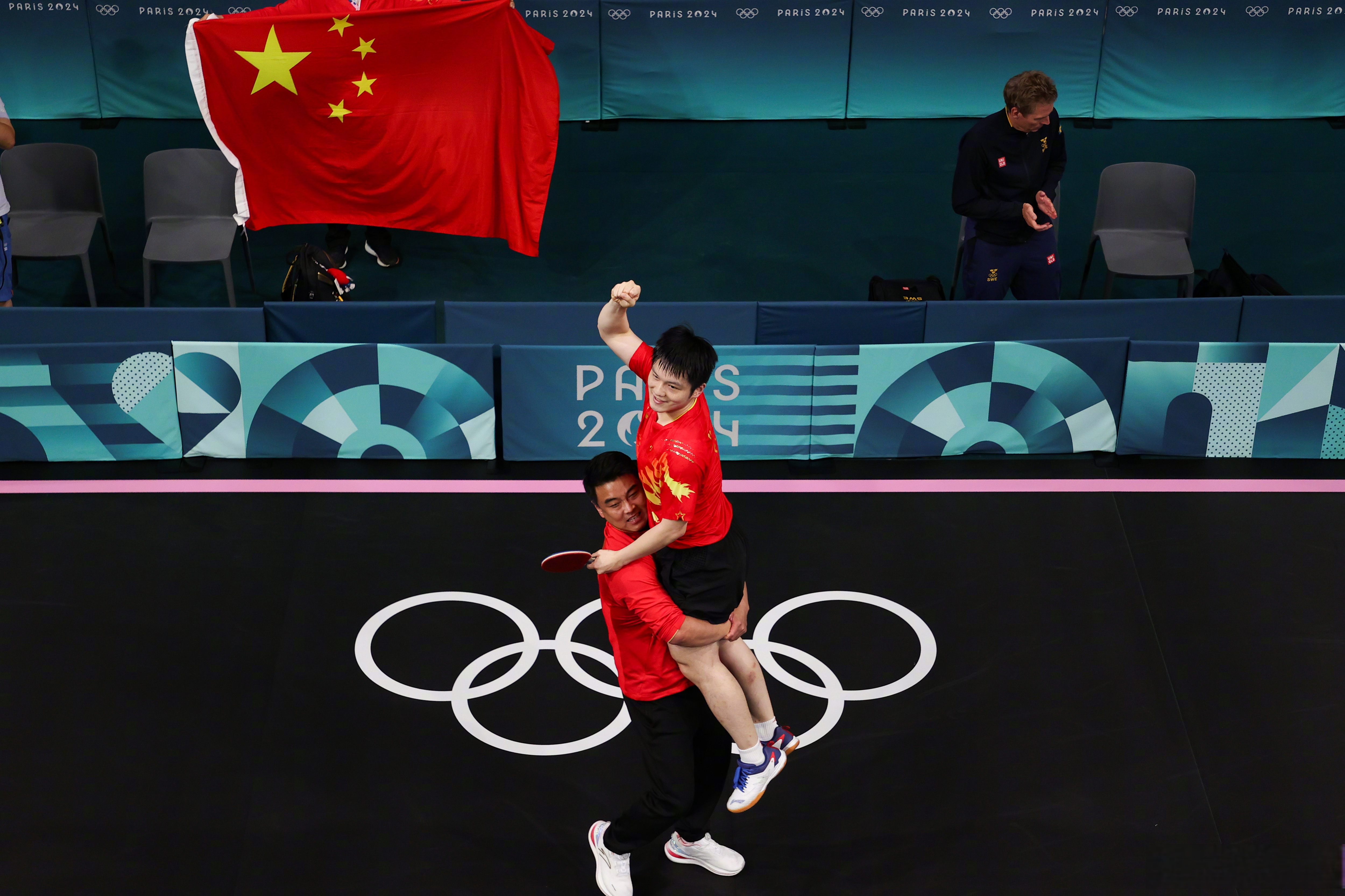 德国乒乓球队力克日本乒乓球队，王皓送出助攻