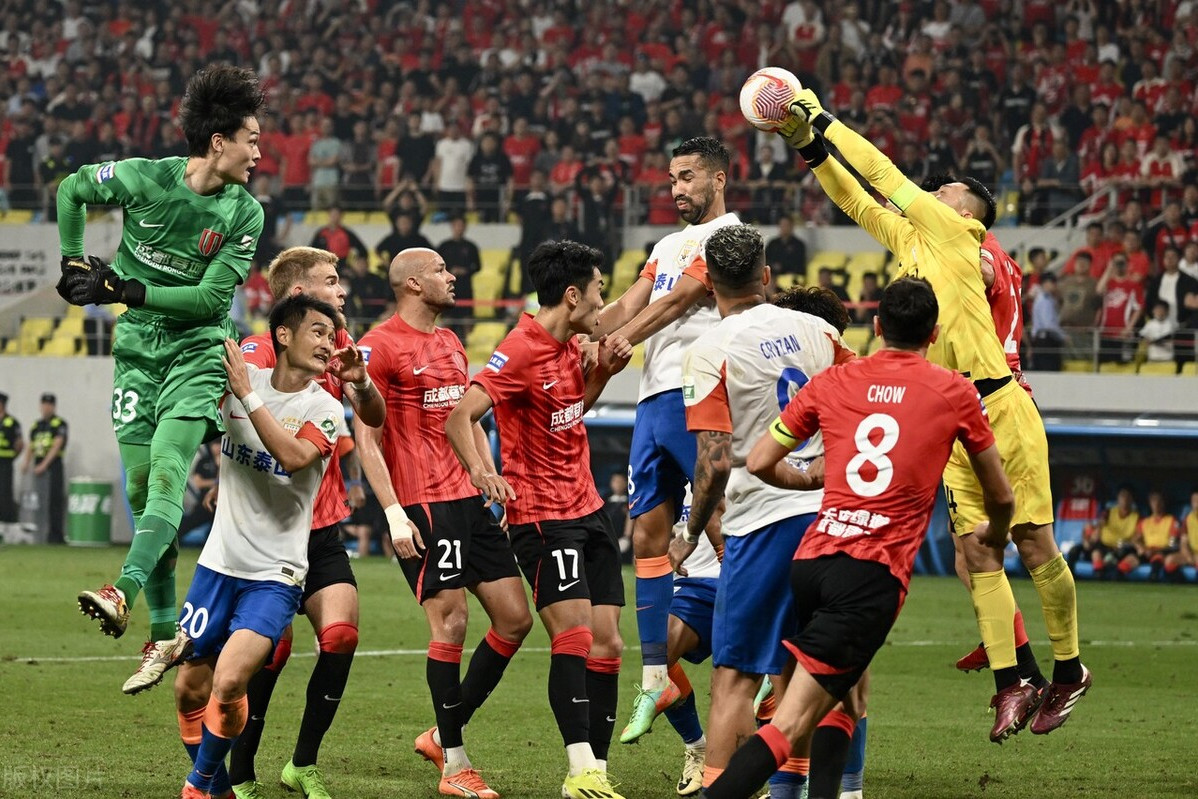 山东队在场上表现出色，以优势战胜对手