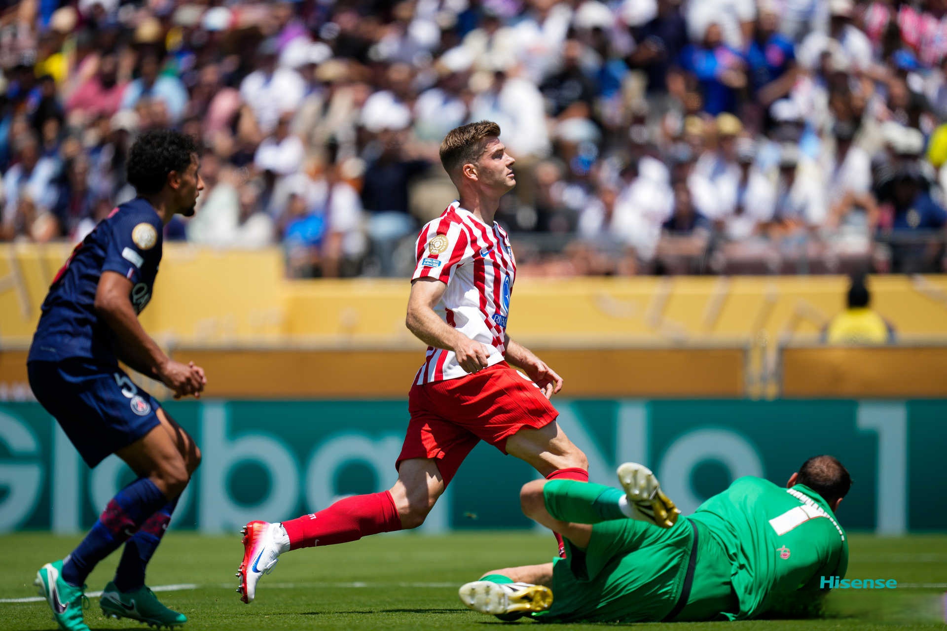 洛里昂在法国足球联赛中获得三分