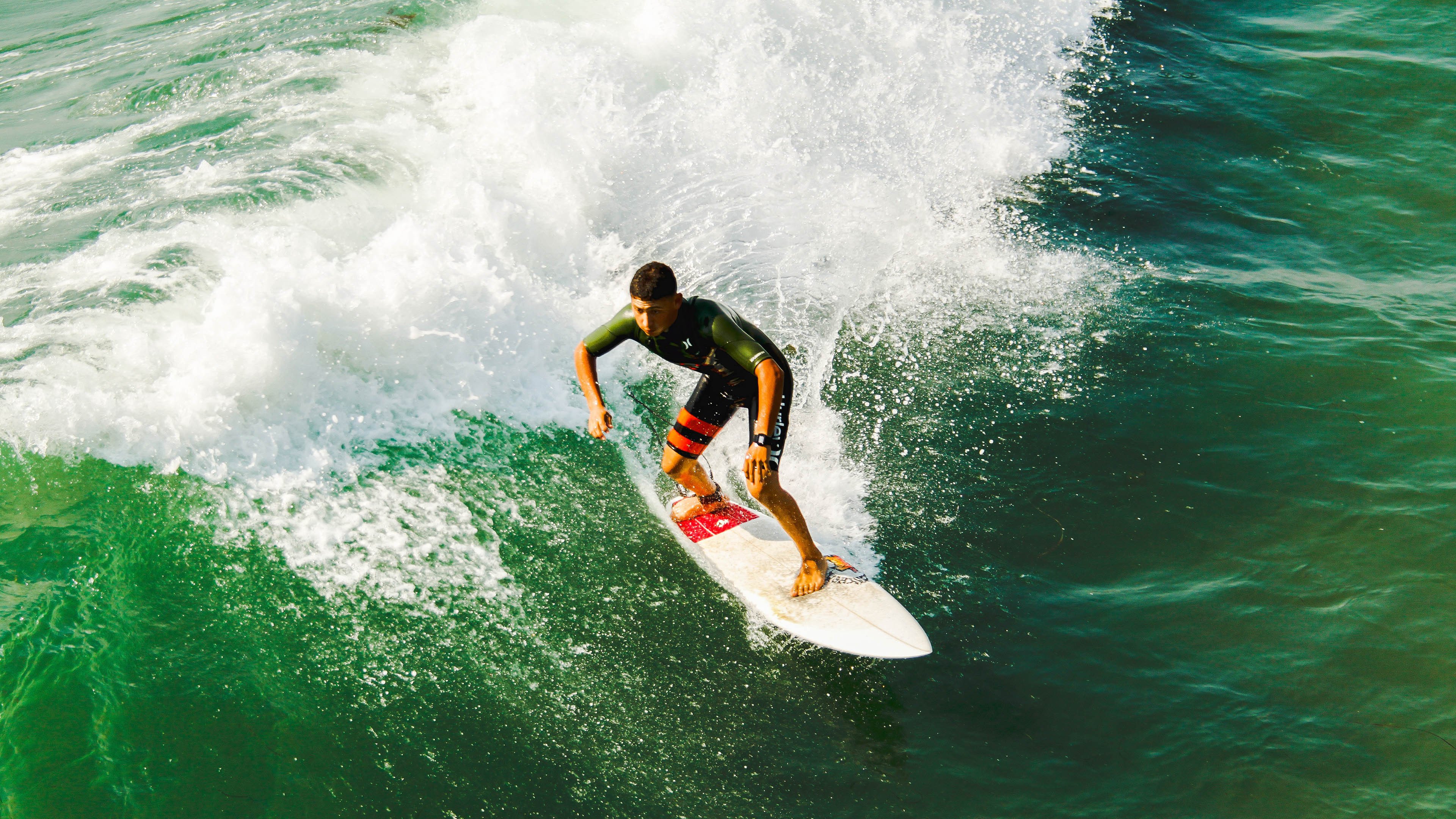 法拉利力克梅赛德斯，汉密尔顿带队取胜的战术博弈